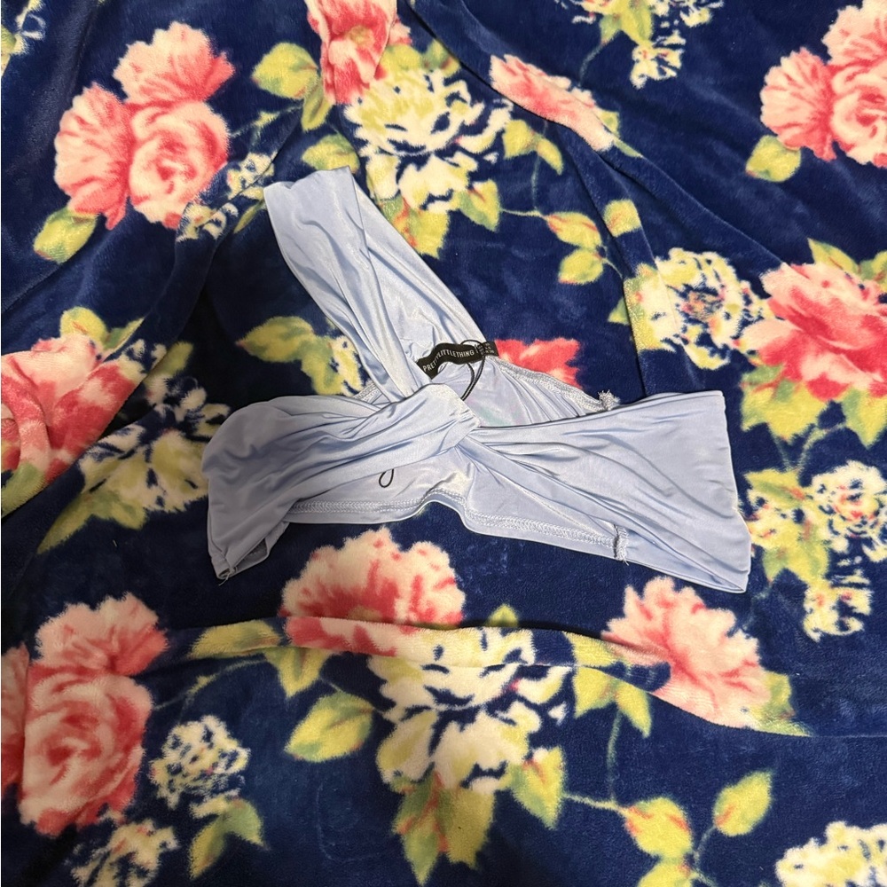 PrettyLittleThing Pastel Blue Twist Bandeau Top